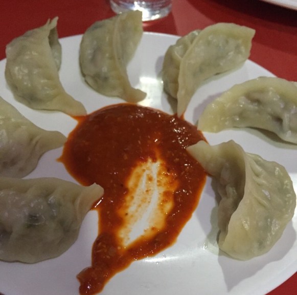 chicken momos
